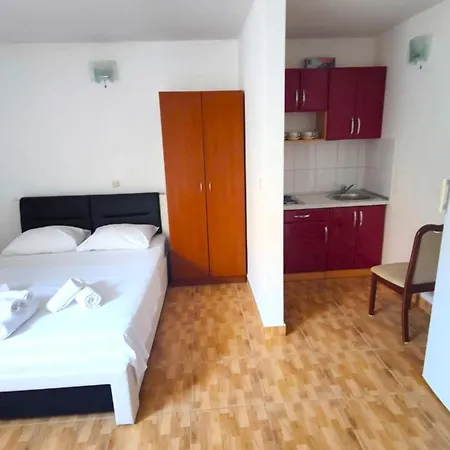 Apartman Ivan - Beachfront
