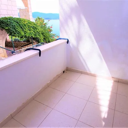 شقة Ivan - Beachfront كومارنا